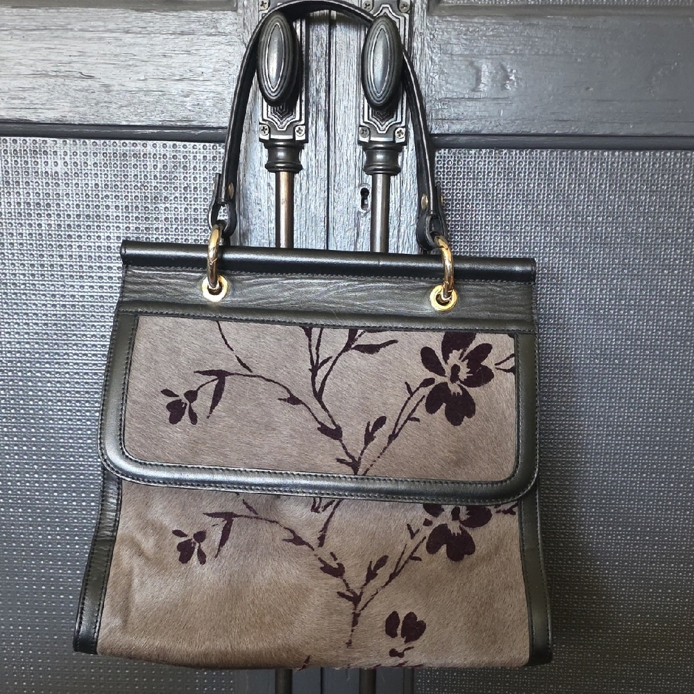 Elegant Floral Black and Brown Shoulder Bag - Picture 7 of 7